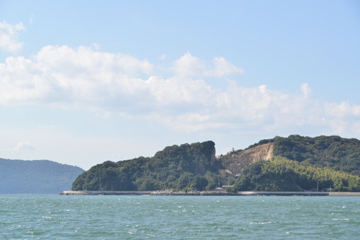 海から見るさぬき広島